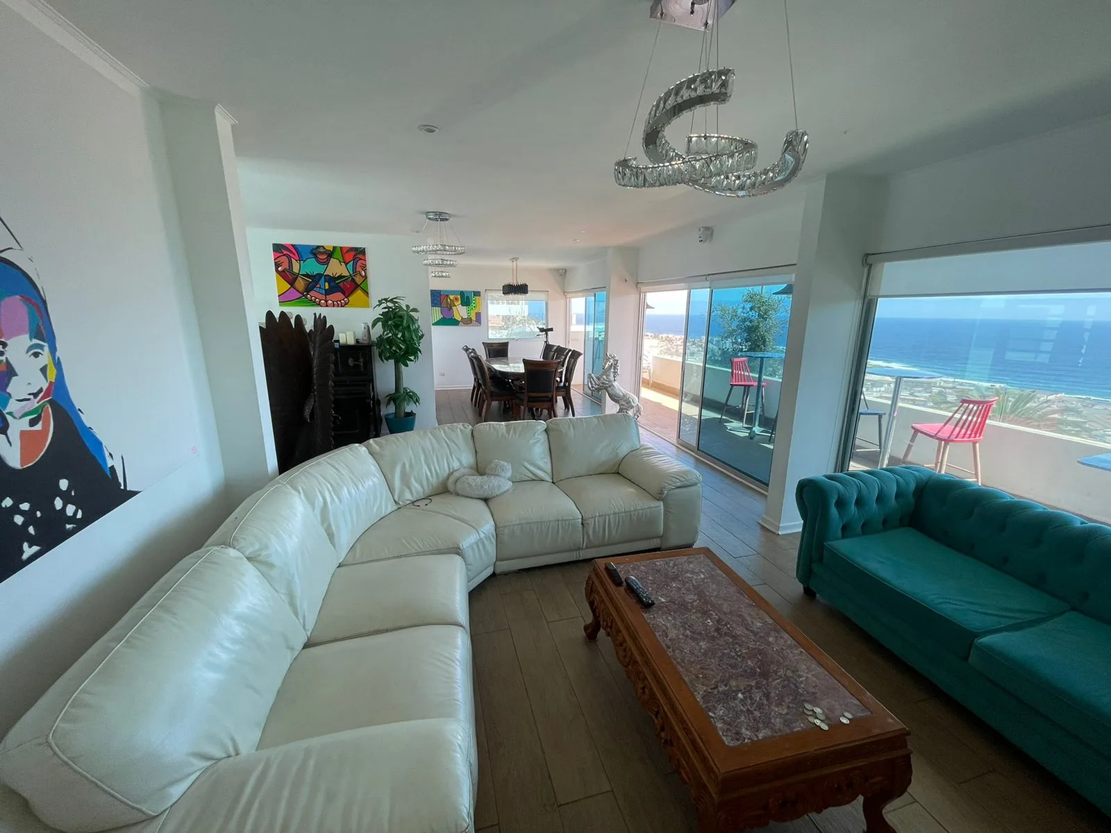 Espectacular Casa Jardines del SUR